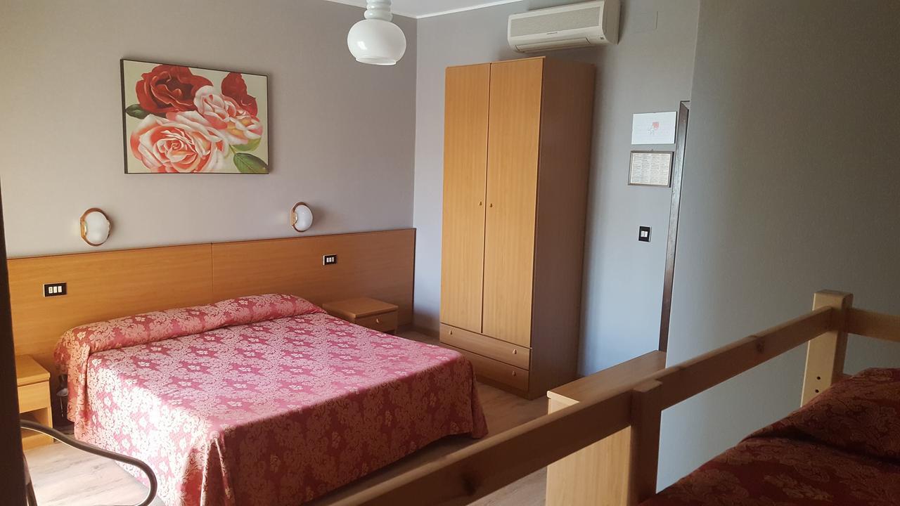 Hotel Sole Eraclea Mare Exterior photo